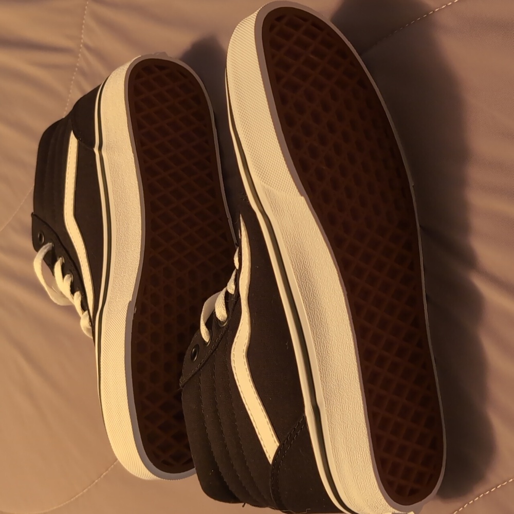 NWOT Vans - Picture 4 of 4